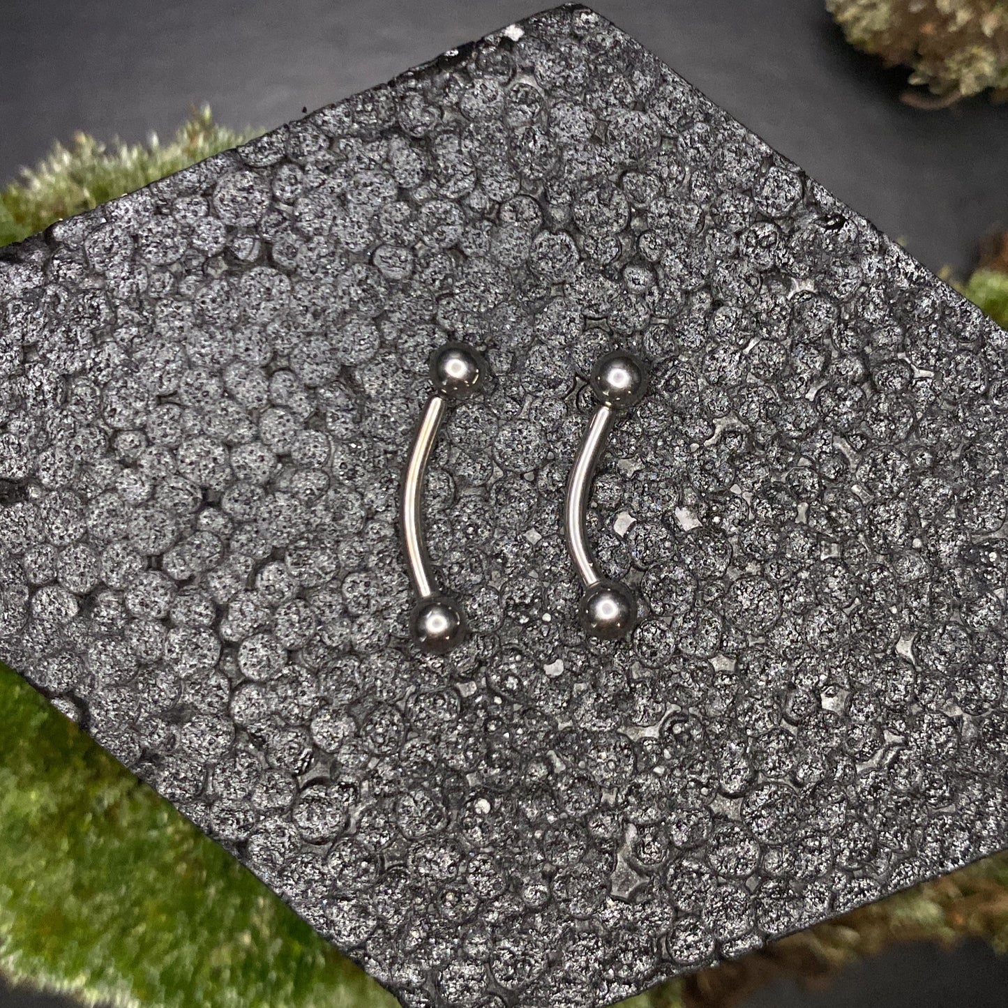 Titanium Threadless Curved Barbell