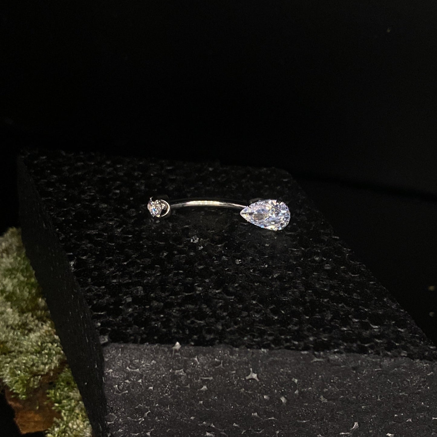 Pear CZ Navel Bar